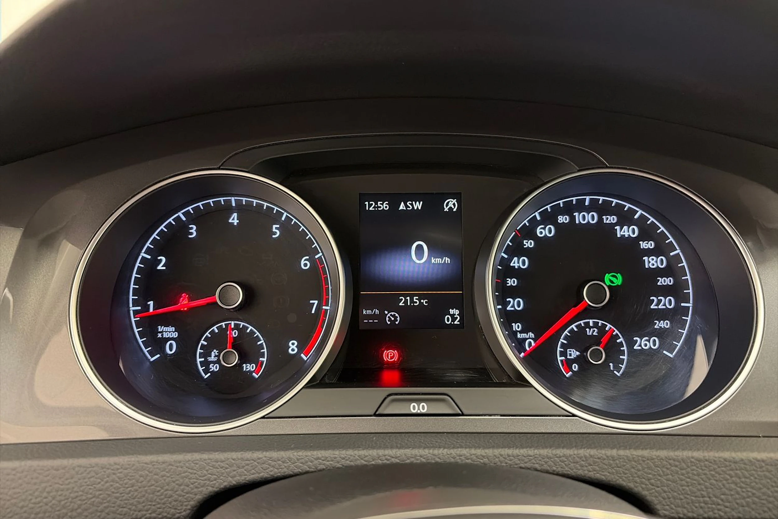 punainen Volkswagen Golf 2016 kuva 14.