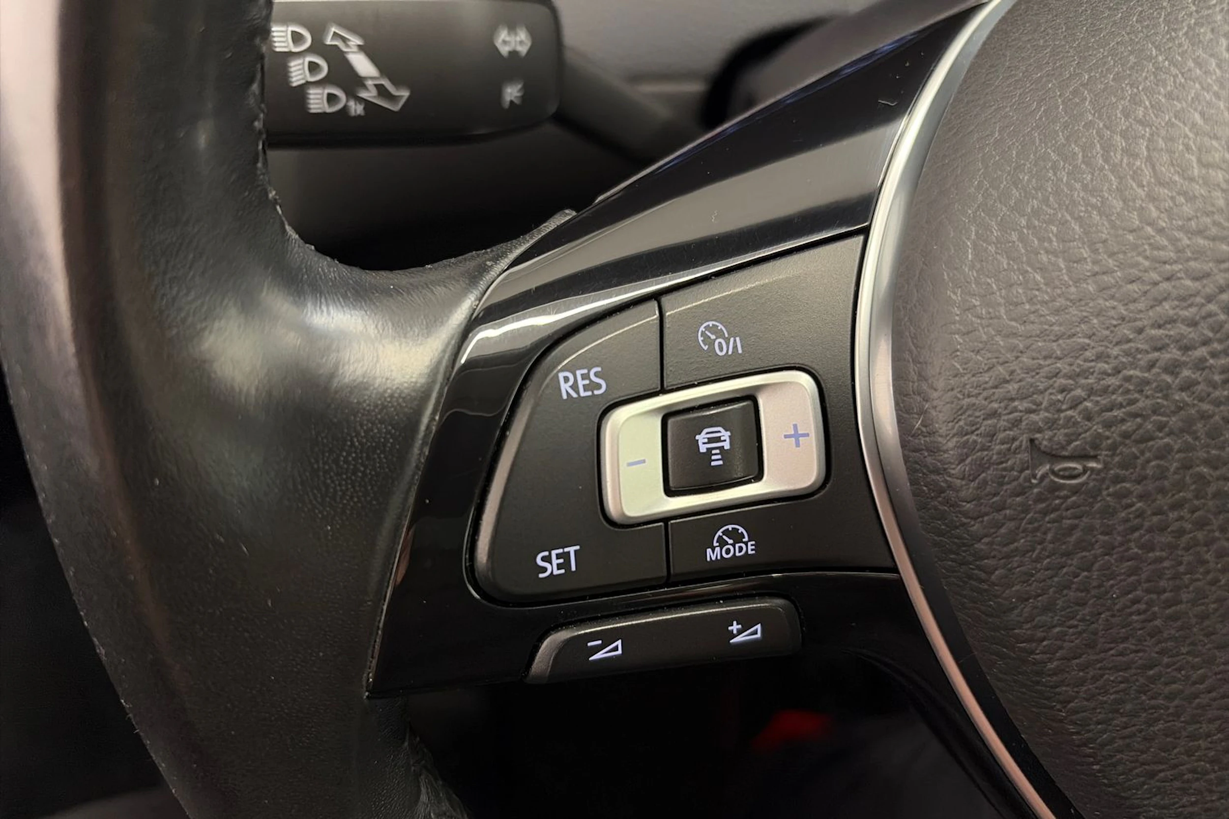 punainen Volkswagen Golf 2016 kuva 15.