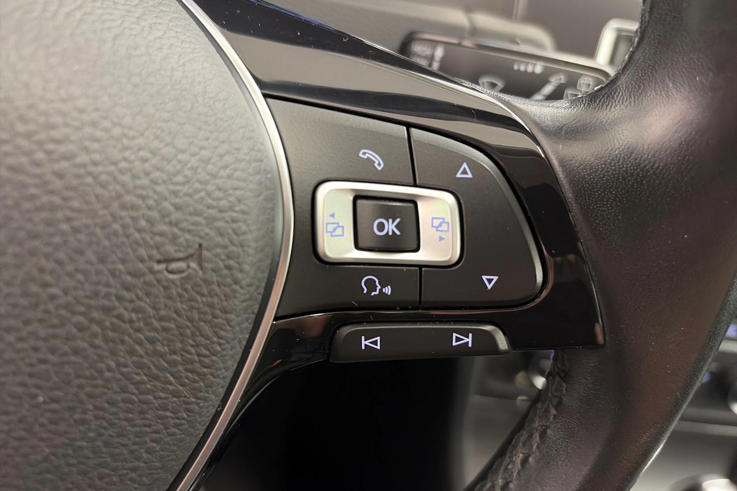 punainen Volkswagen Golf 2016 kuva 16.