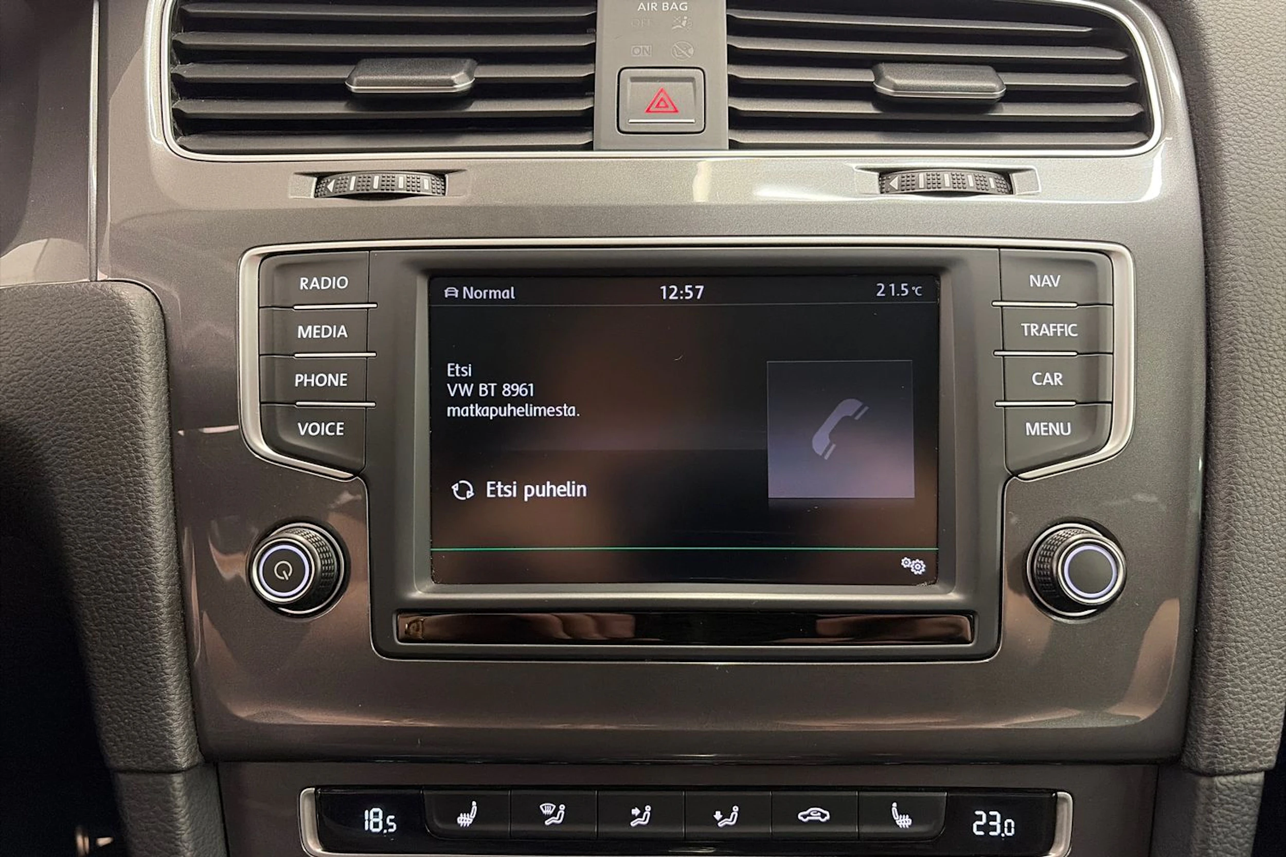punainen Volkswagen Golf 2016 kuva 19.