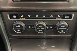 punainen Volkswagen Golf 2016 kuva 21.