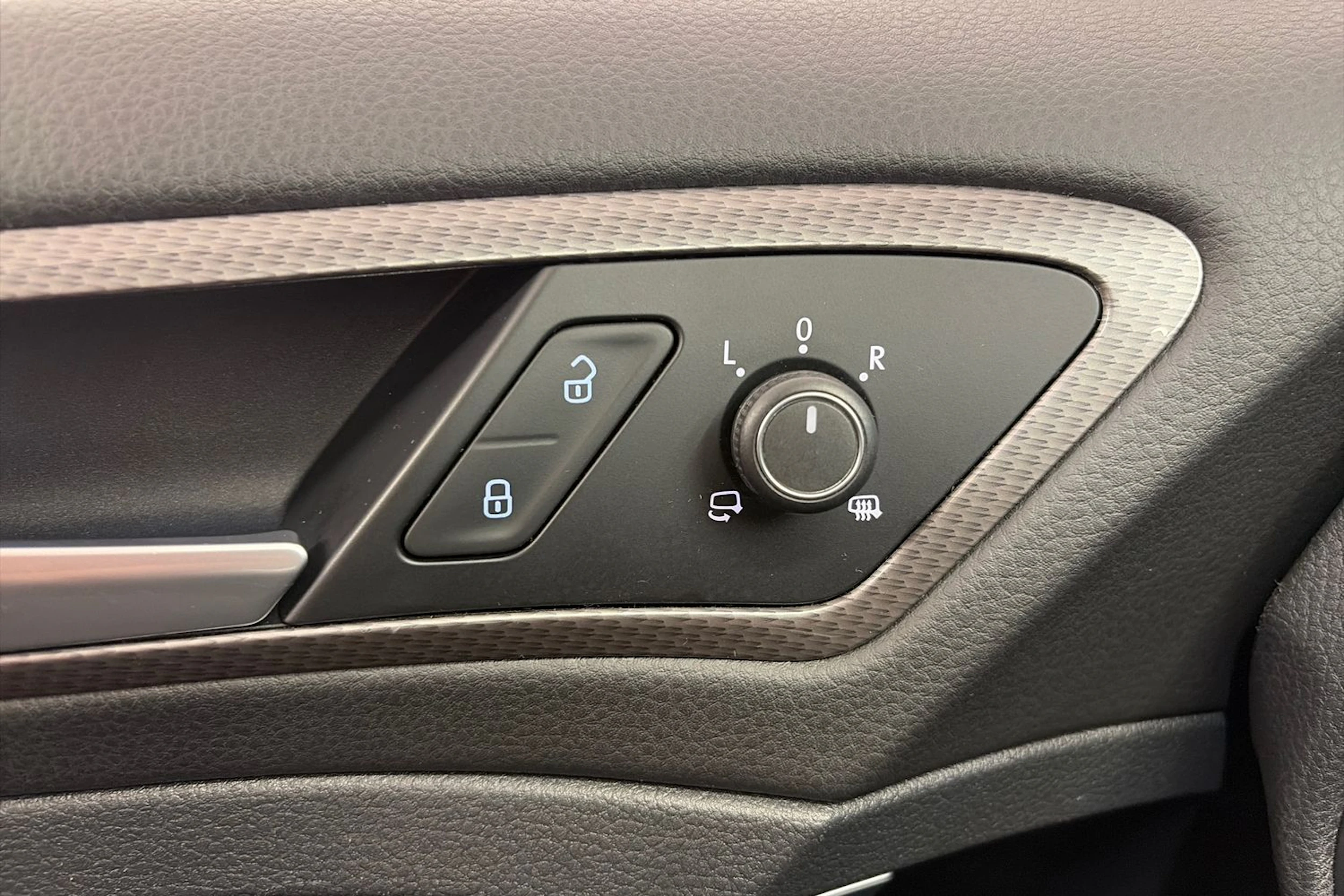 punainen Volkswagen Golf 2016 kuva 25.