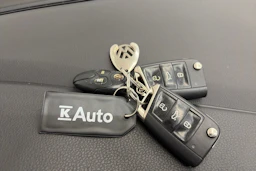 punainen Volkswagen Golf 2016 kuva 26.