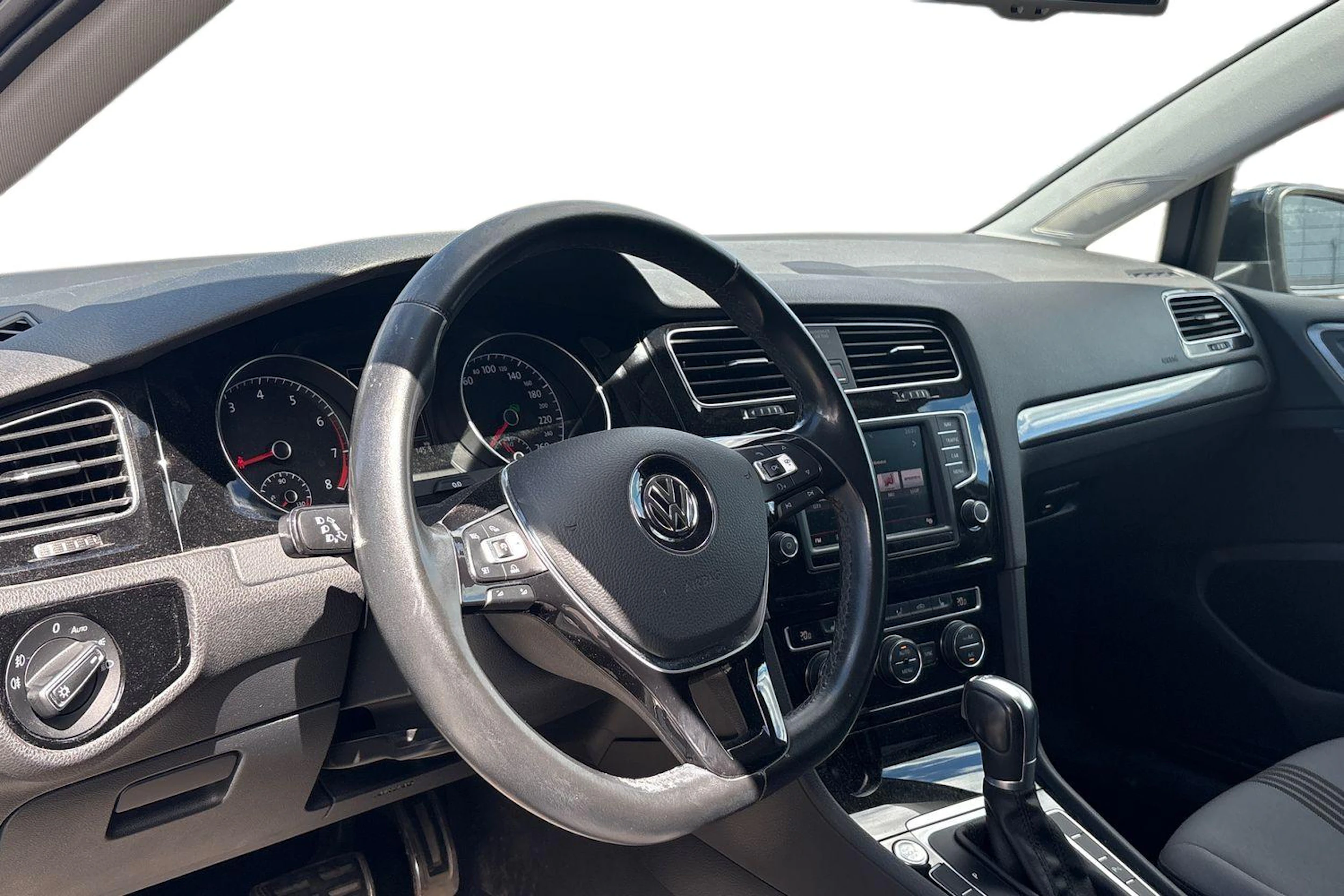 harmaa Volkswagen Golf 2016 kuva 3.
