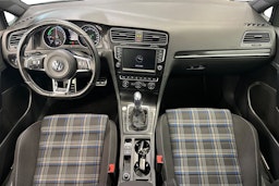 valkoinen Volkswagen Golf 2016 kuva 9.