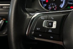 valkoinen Volkswagen Golf 2016 kuva 17.
