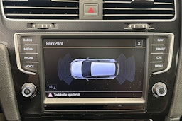 valkoinen Volkswagen Golf 2016 kuva 22.