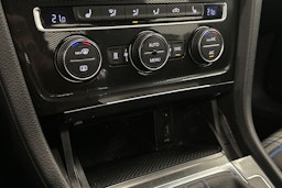 valkoinen Volkswagen Golf 2016 kuva 23.