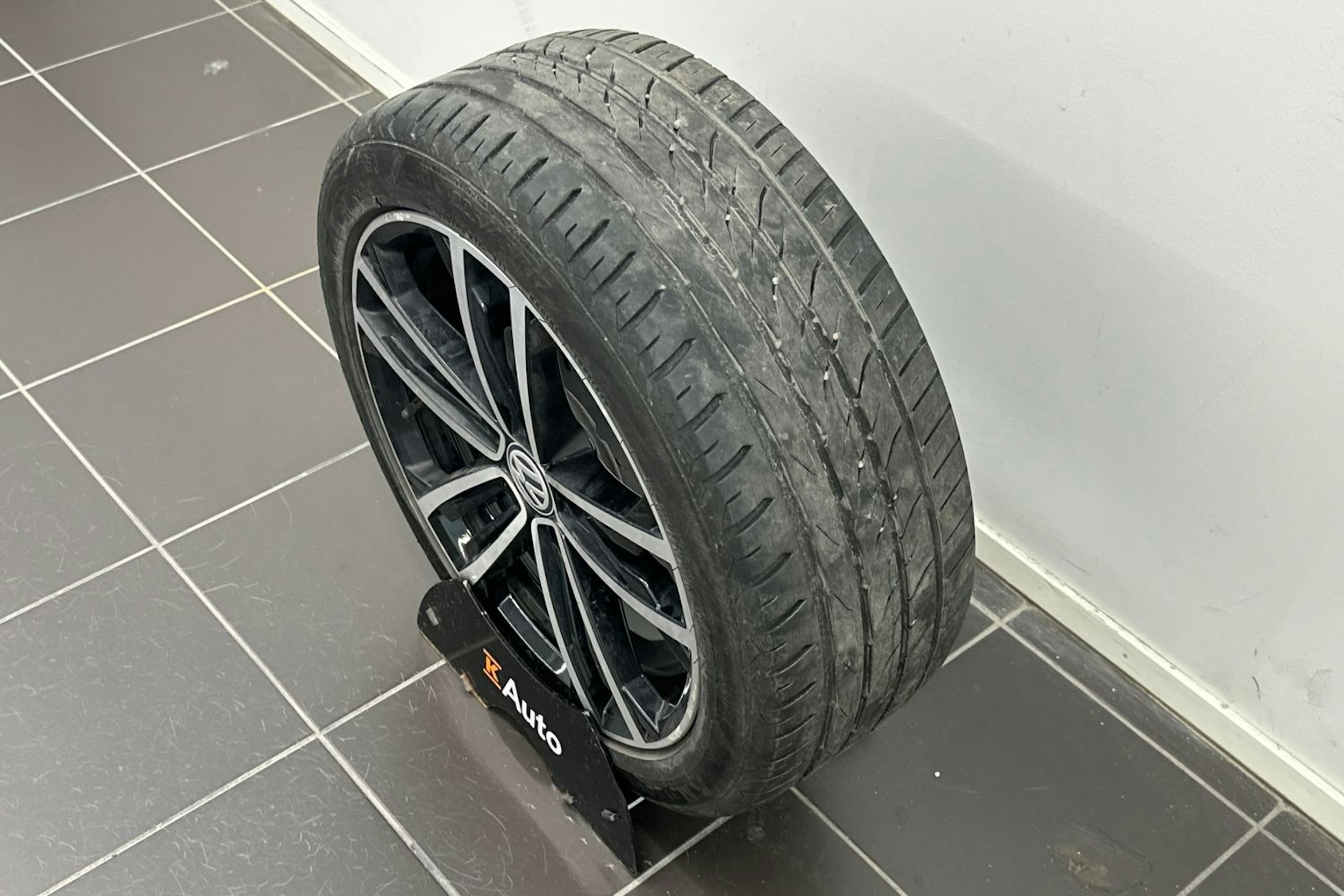valkoinen Volkswagen Golf 2016 kuva 25.