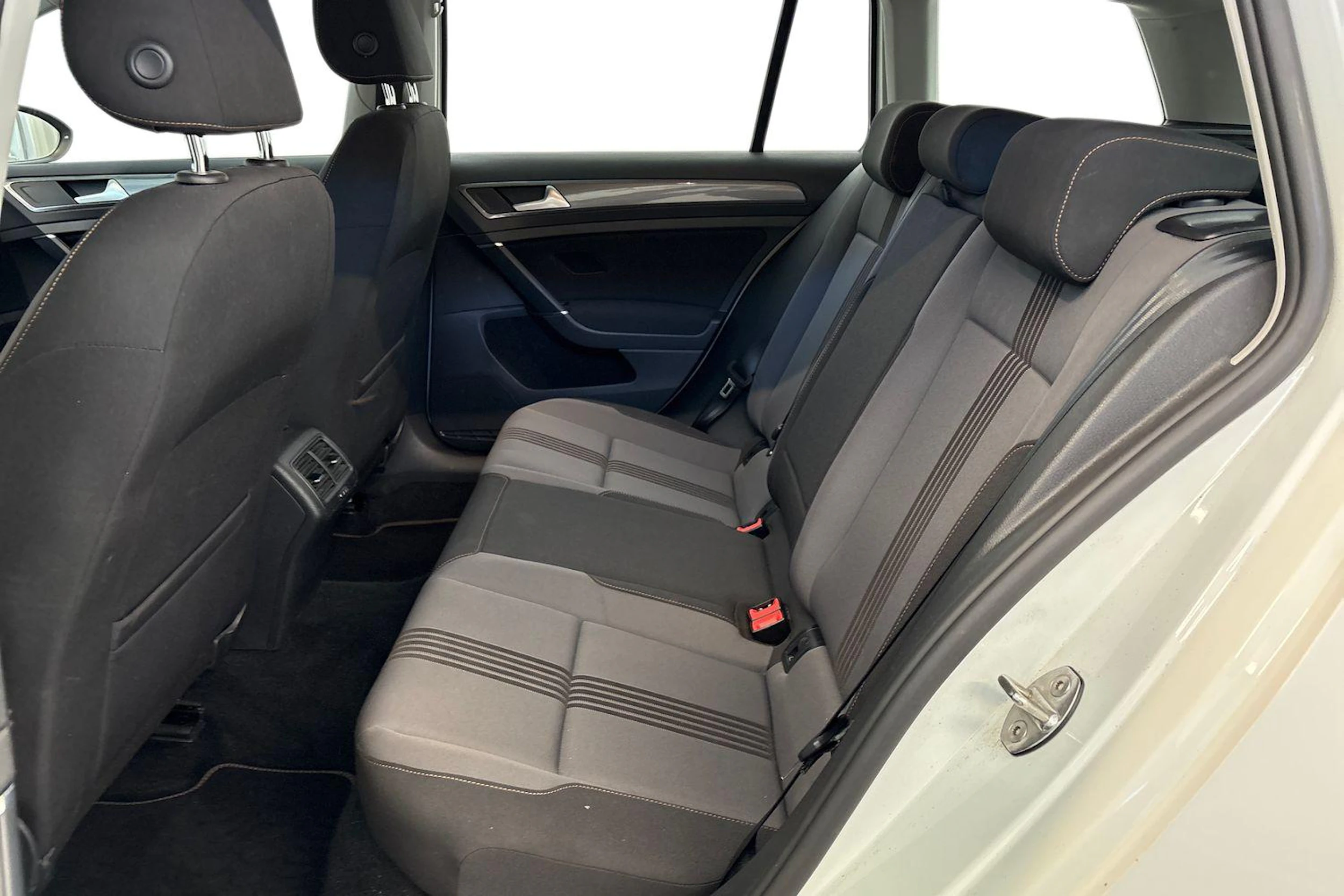 valkoinen Volkswagen Golf 2016 kuva 8.