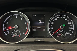 valkoinen Volkswagen Golf 2016 kuva 14.