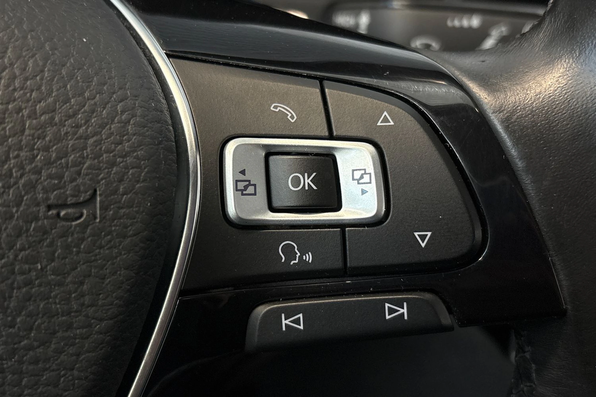 valkoinen Volkswagen Golf 2016 kuva 23.