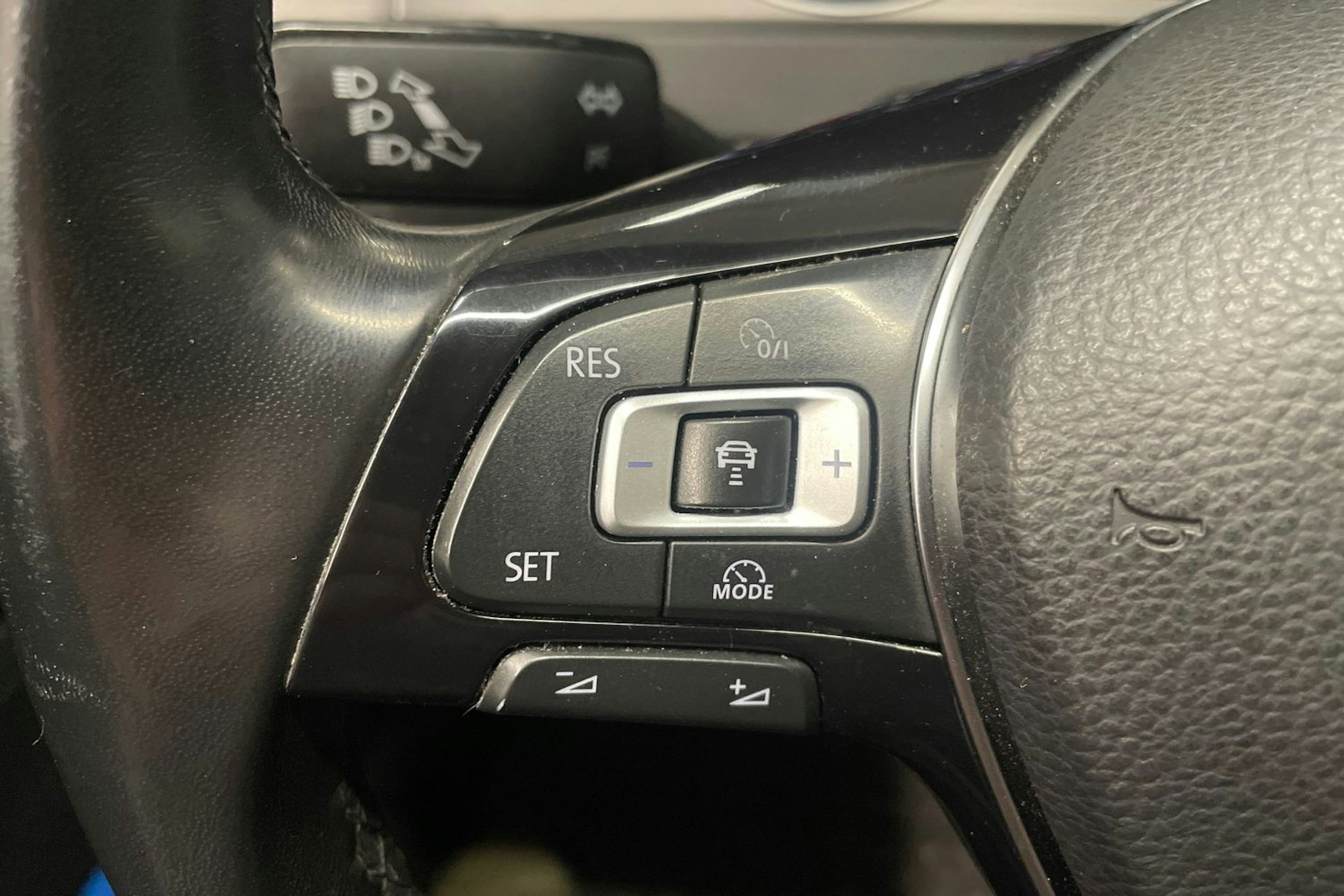 met. harmaa Volkswagen Golf 2016 kuva 17.