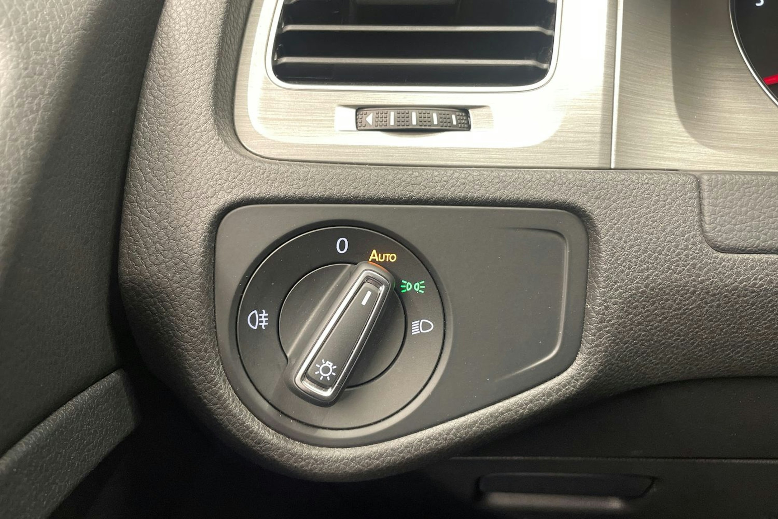 met. harmaa Volkswagen Golf 2016 kuva 18.