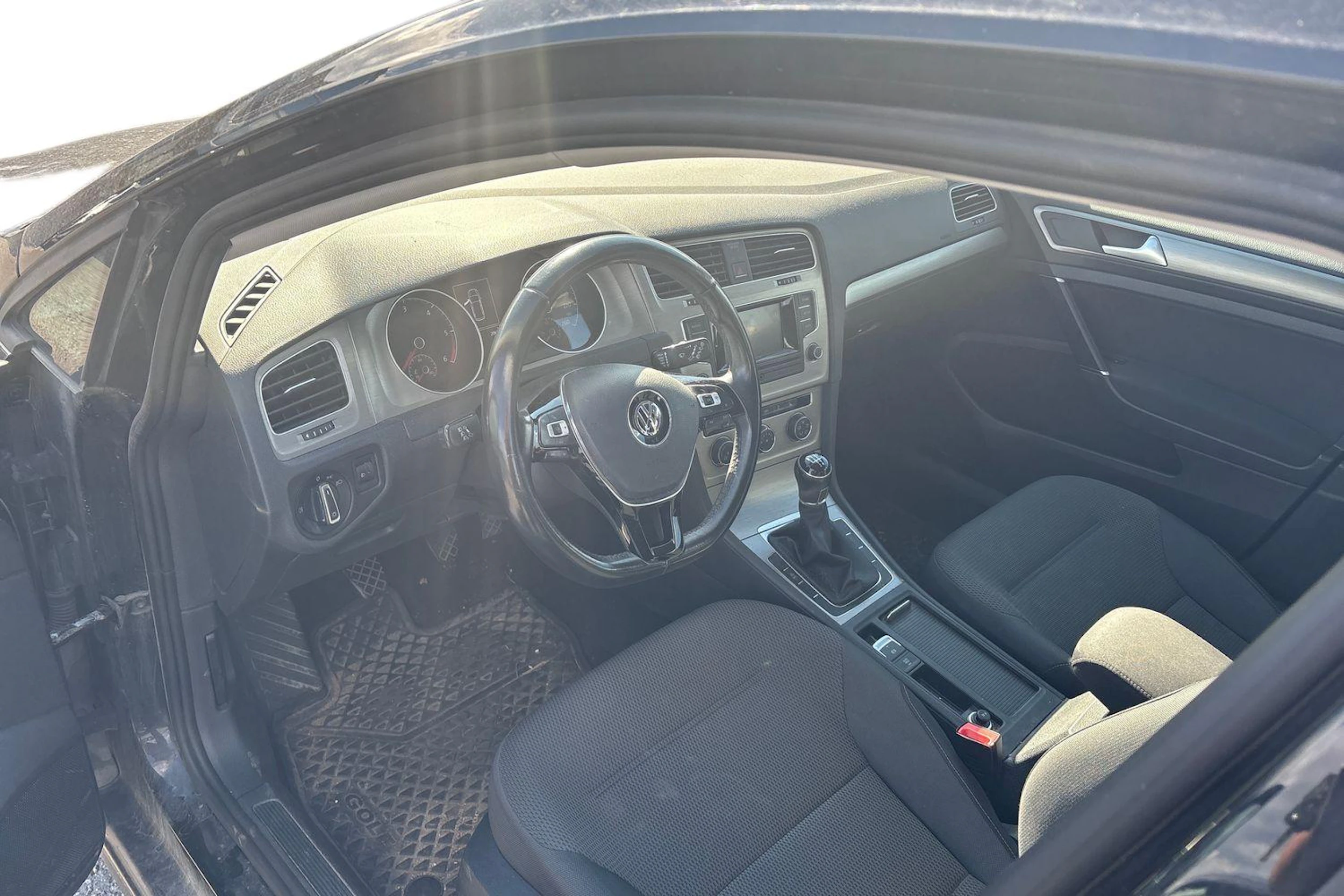 Musta Volkswagen GOLF 2016 kuva 3.