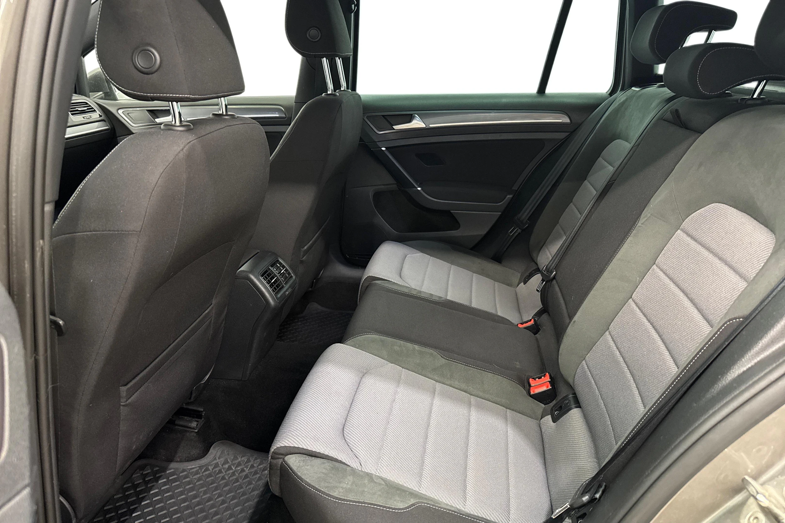 harmaa Volkswagen Golf 2016 kuva 9.