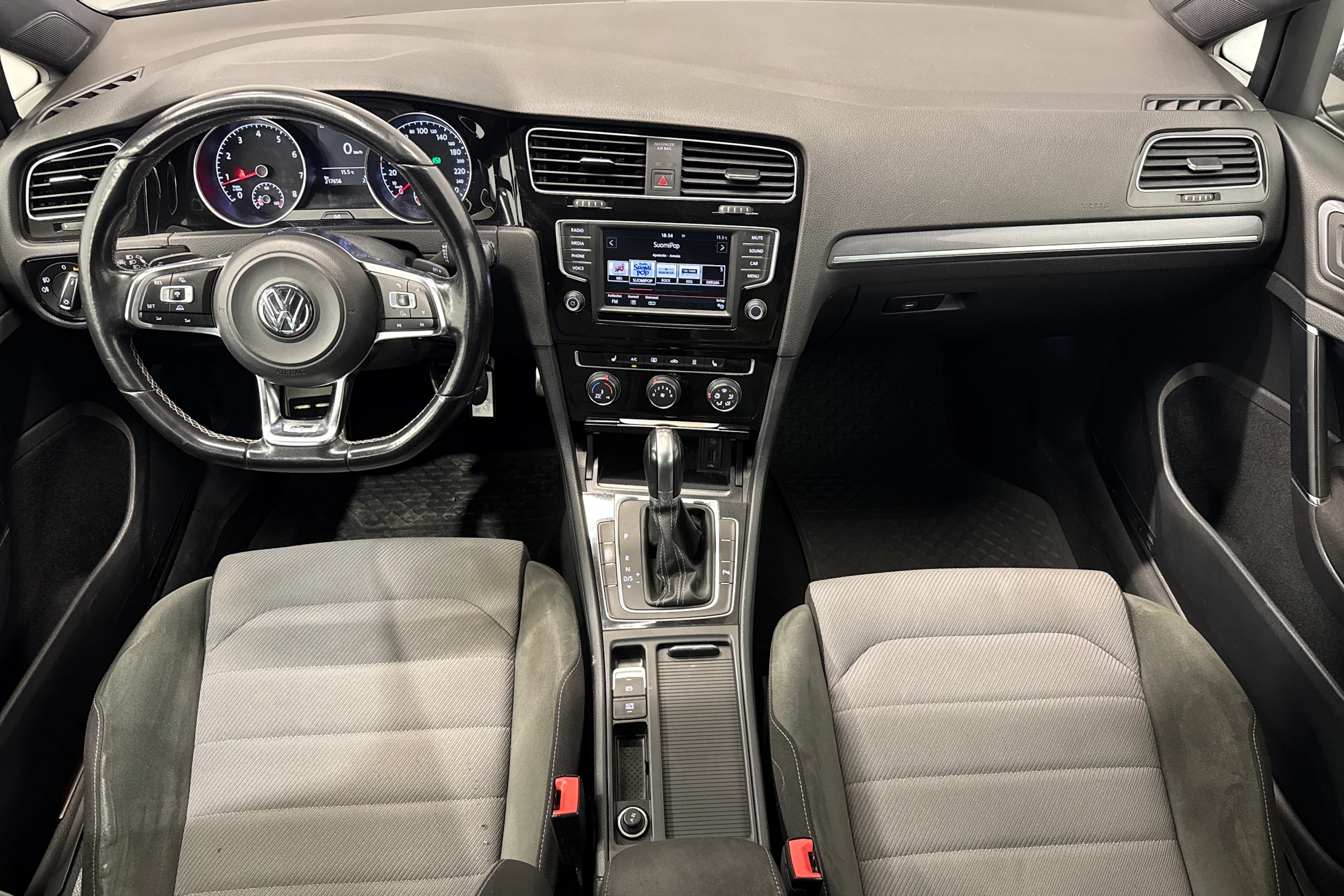 harmaa Volkswagen Golf 2016 kuva 11.