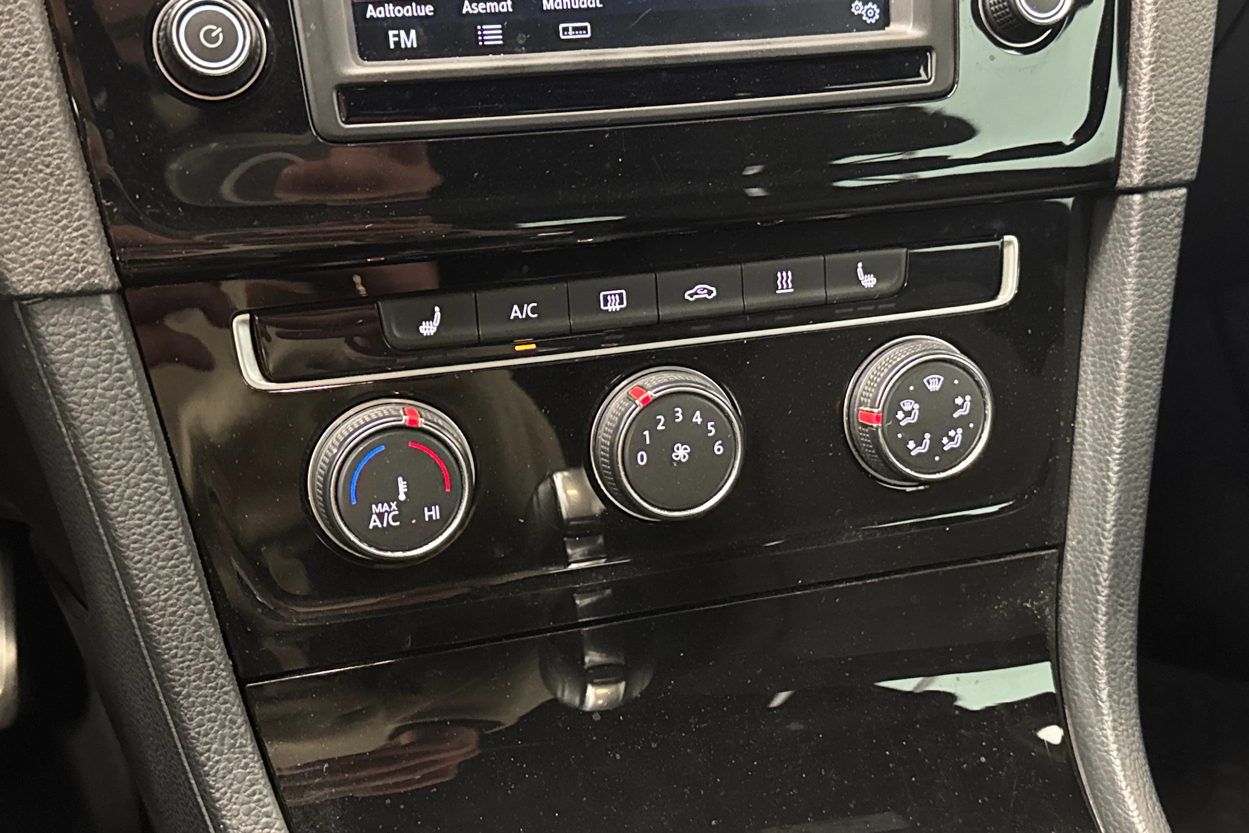 harmaa Volkswagen Golf 2016 kuva 16.