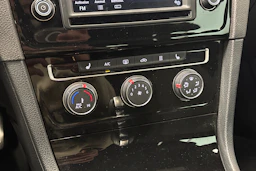 harmaa Volkswagen Golf 2016 kuva 16.