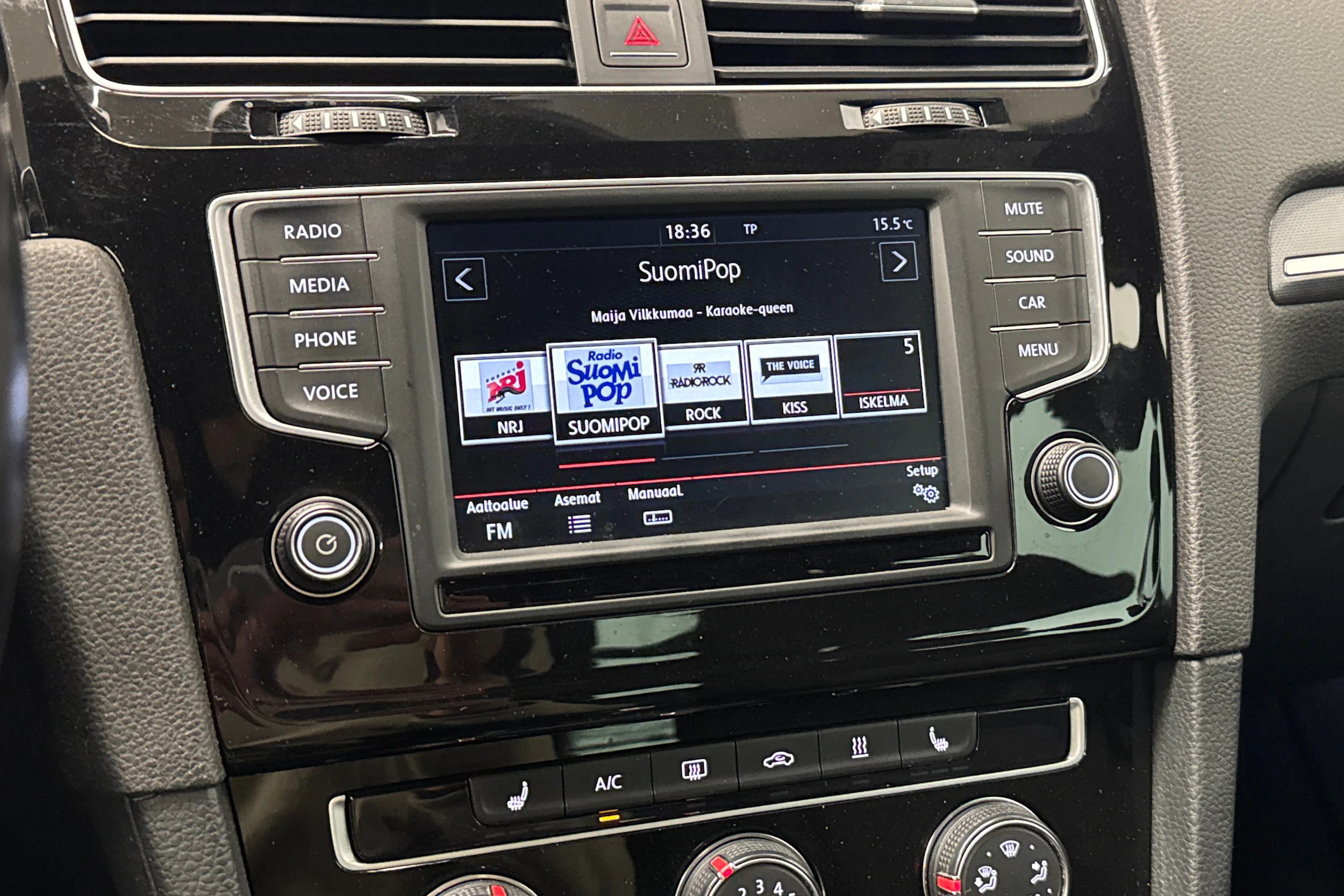 harmaa Volkswagen Golf 2016 kuva 17.