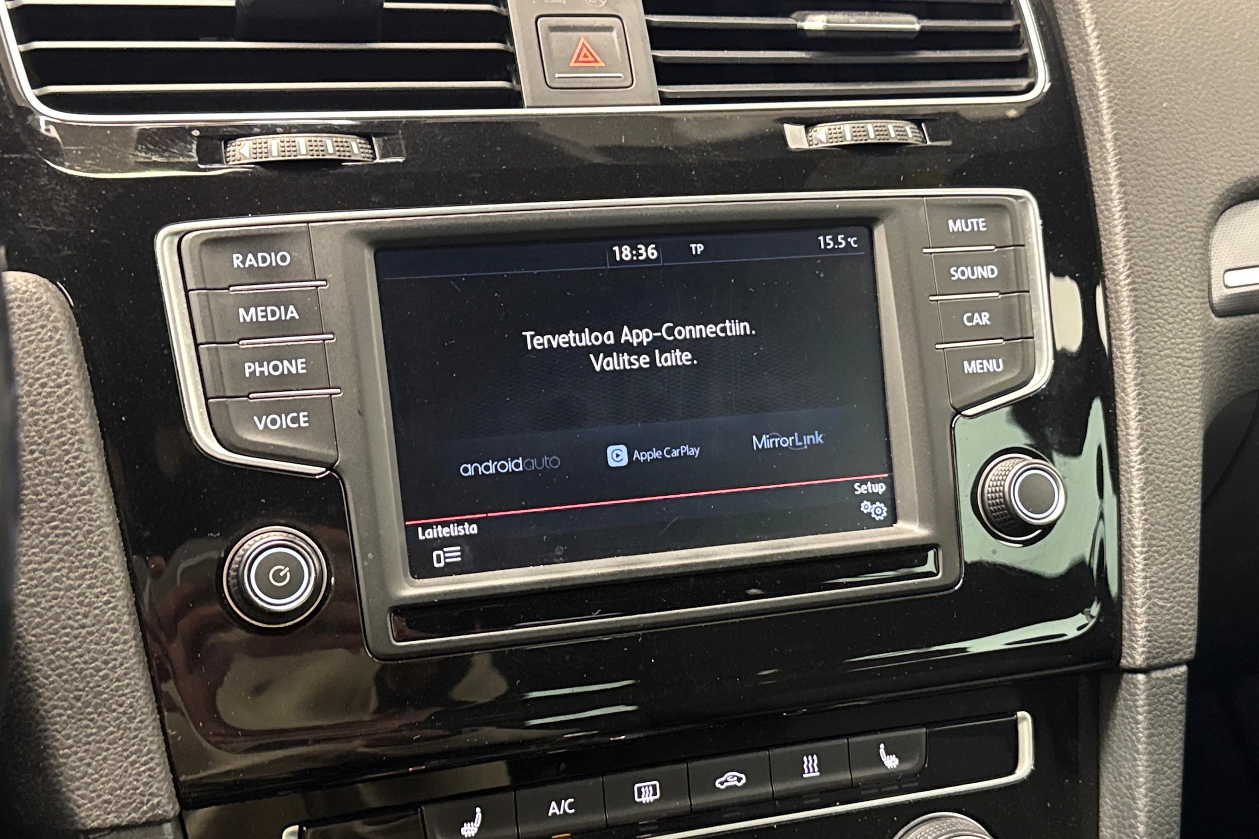 harmaa Volkswagen Golf 2016 kuva 19.