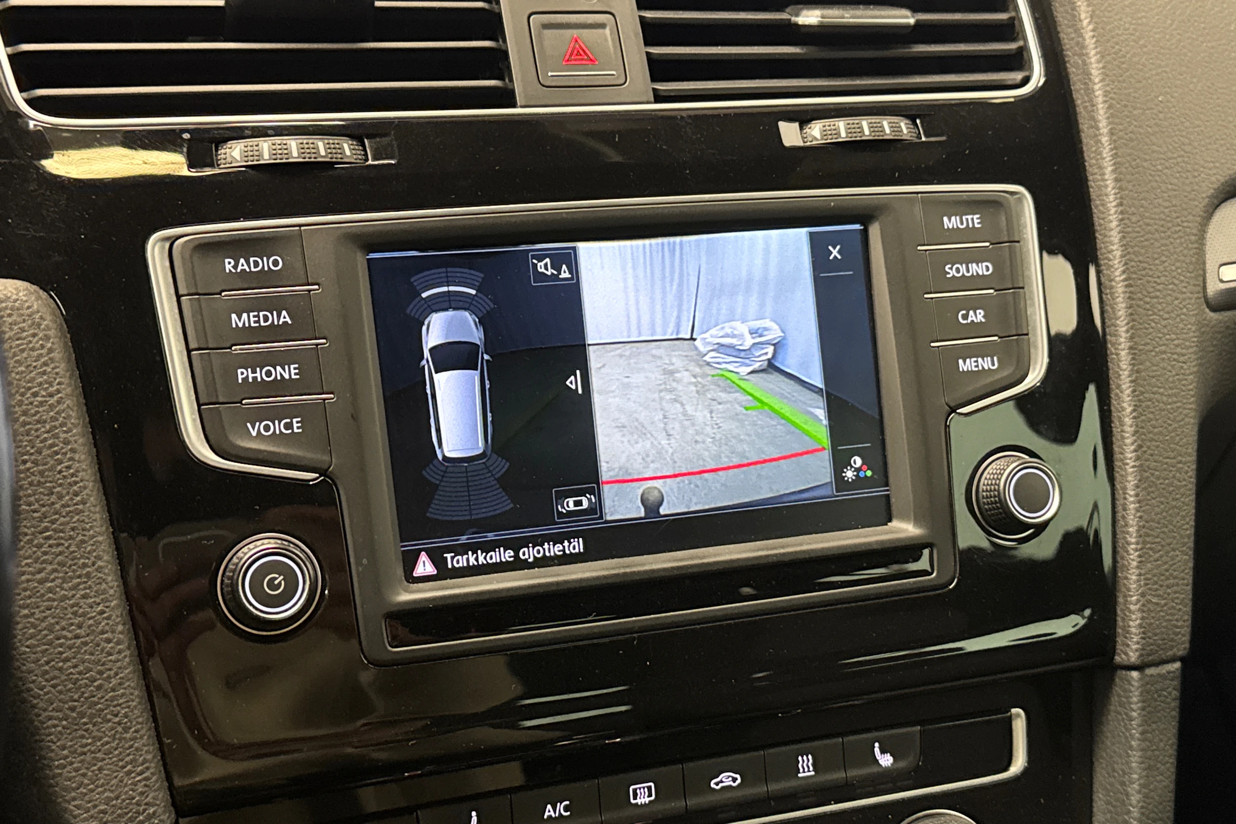 harmaa Volkswagen Golf 2016 kuva 20.