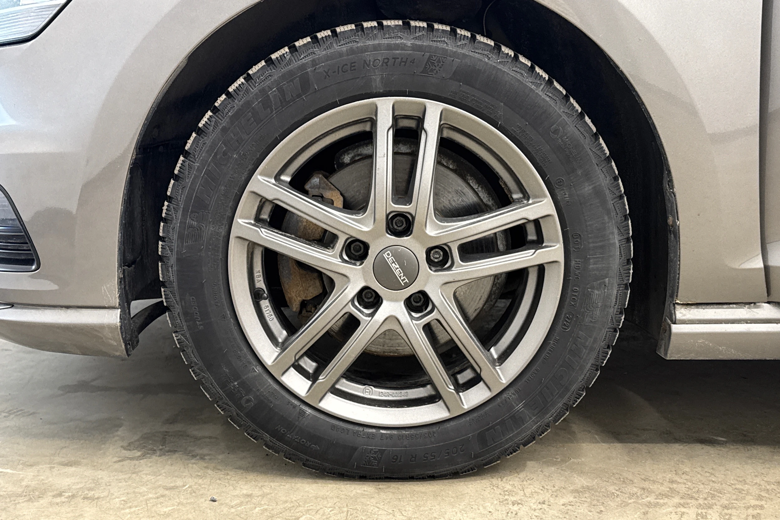 harmaa Volkswagen Golf 2016 kuva 26.