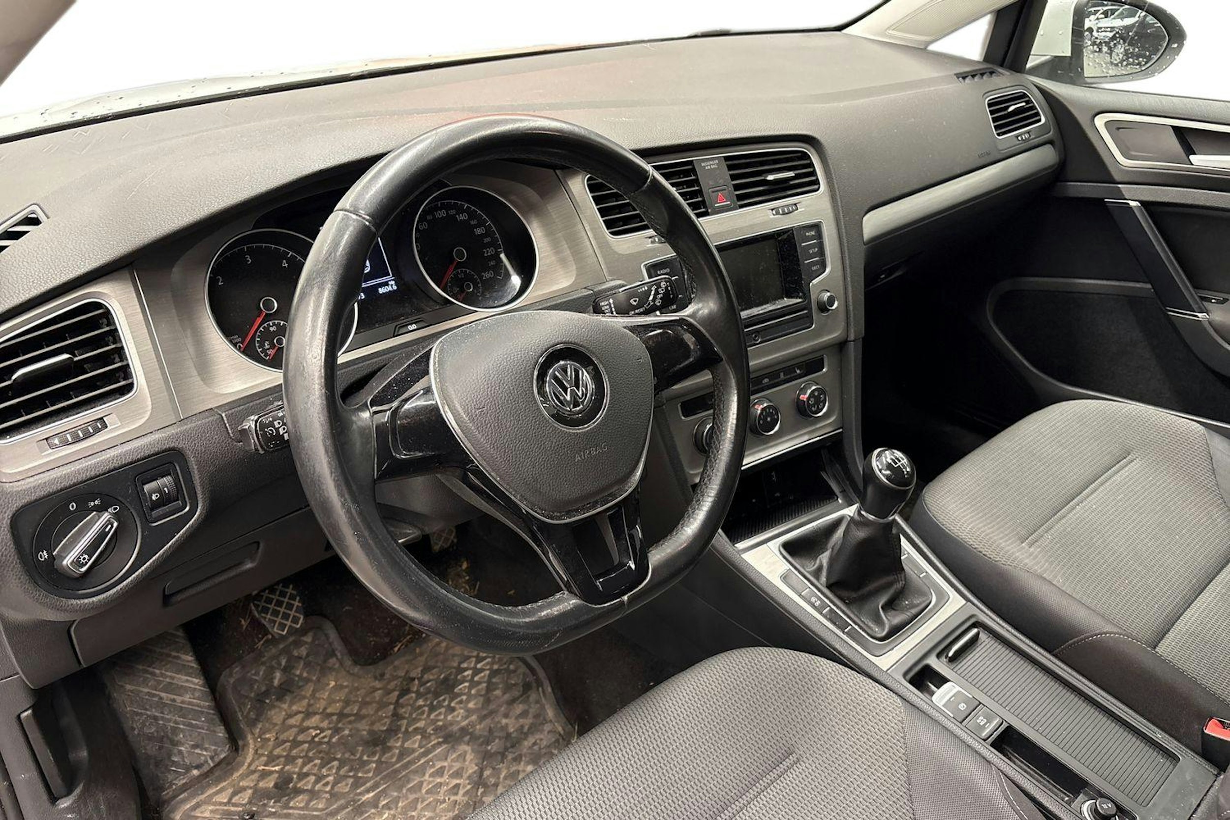 valkoinen Volkswagen Golf 2016 kuva 3.