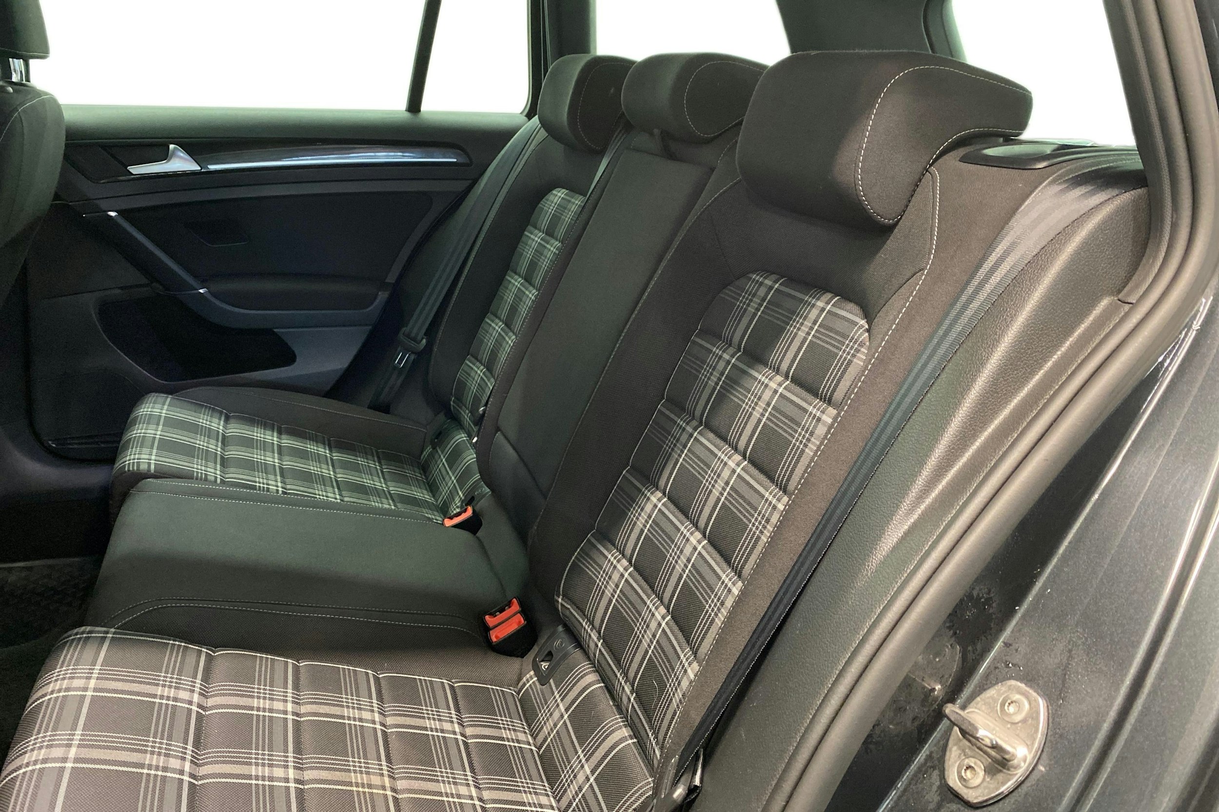 harmaa Volkswagen Golf 2016 kuva 13.