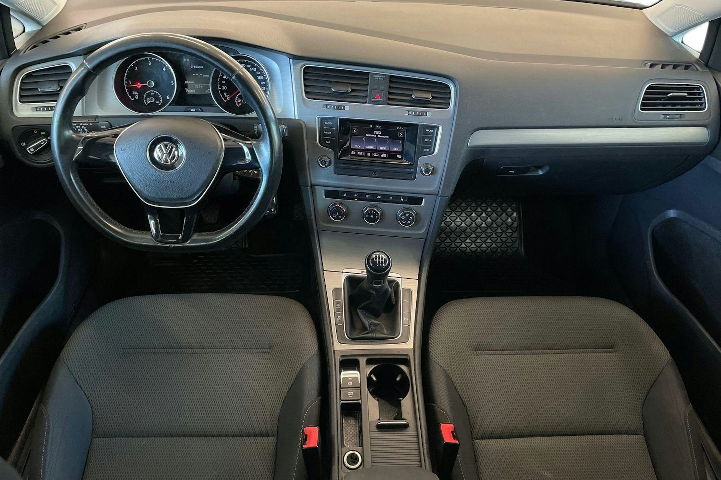 Harmaa Volkswagen GOLF 2016 kuva 9.