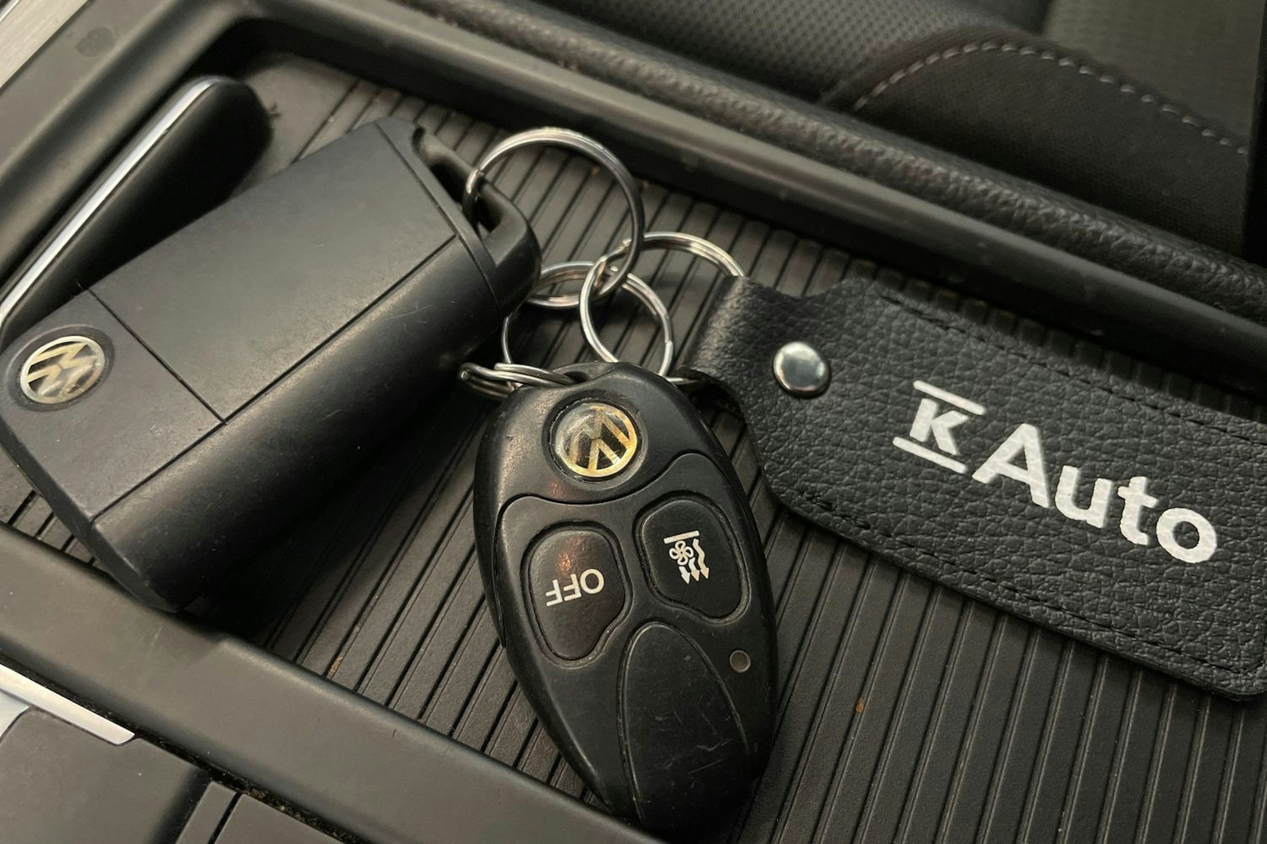 Harmaa Volkswagen GOLF 2016 kuva 22.