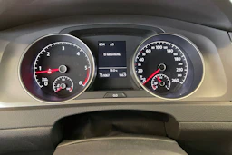 musta Volkswagen Golf 2016 kuva 11.