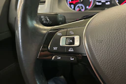 musta Volkswagen Golf 2016 kuva 13.