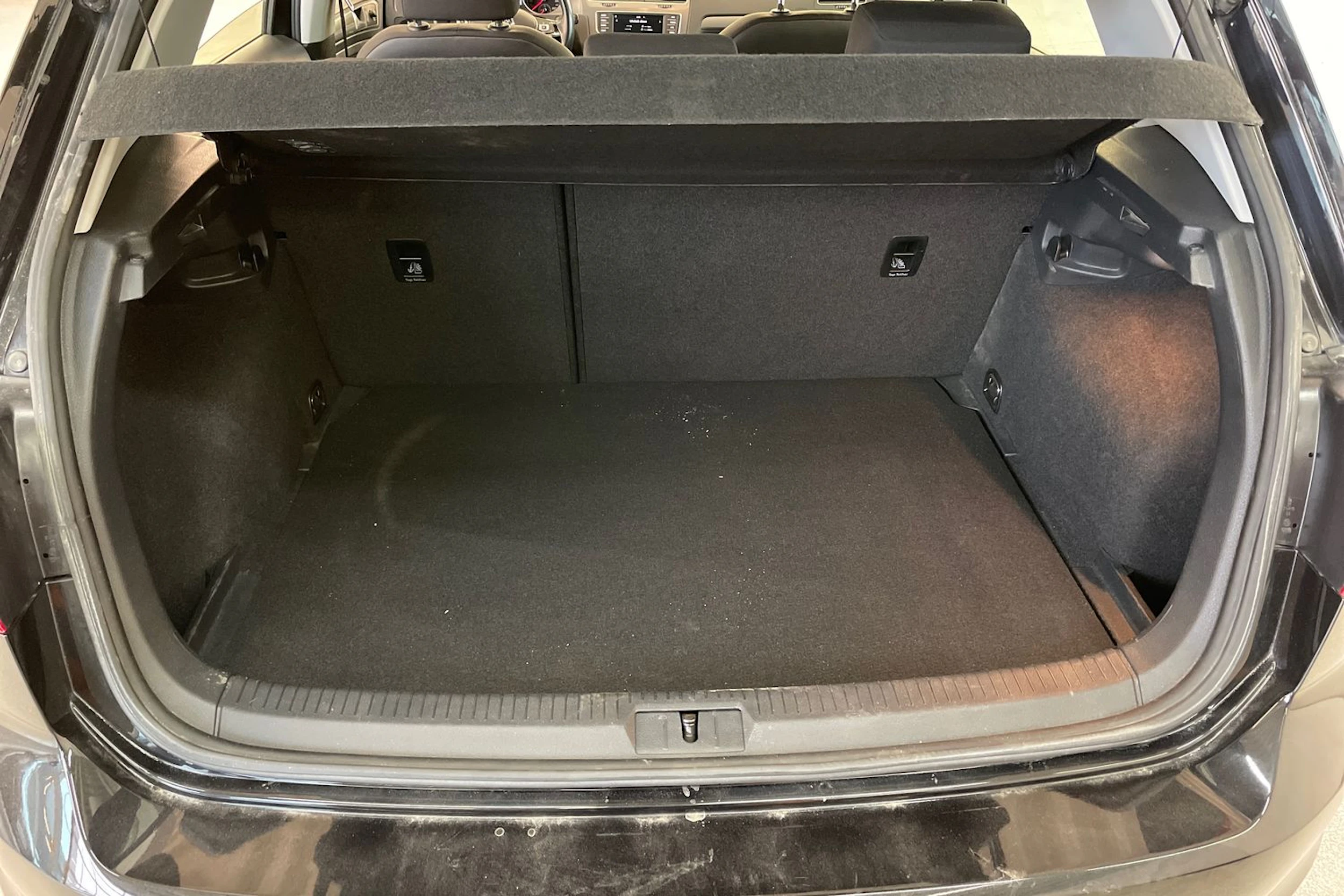 musta Volkswagen Golf 2016 kuva 18.