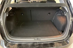 musta Volkswagen Golf 2016 kuva 18.