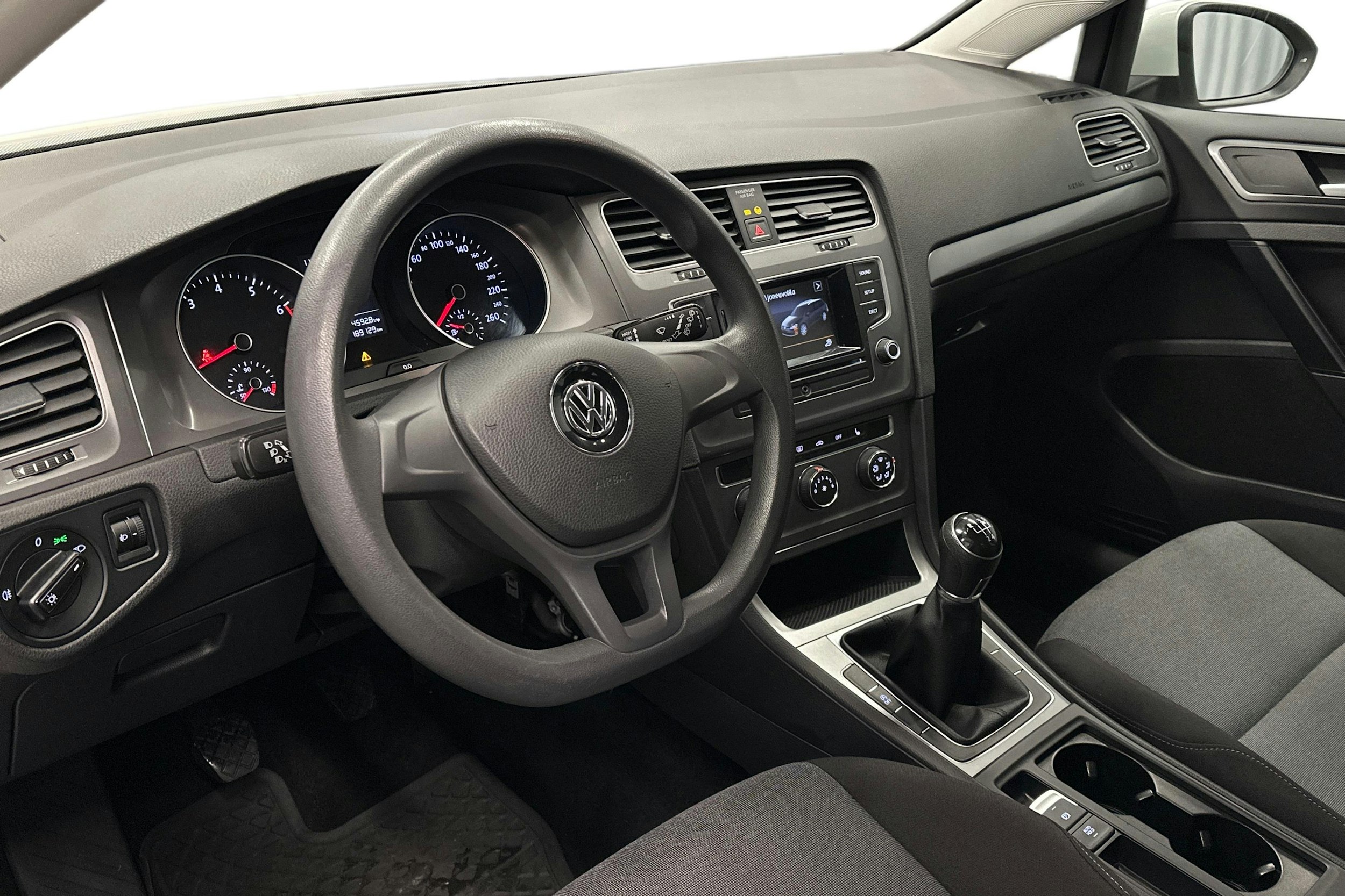 valkoinen Volkswagen Golf 2016 kuva 7.