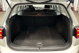 valkoinen Volkswagen Golf 2016 kuva 14.