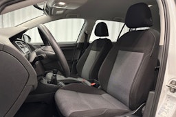 valkoinen Volkswagen Golf 2016 kuva 15.