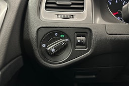 valkoinen Volkswagen Golf 2016 kuva 17.