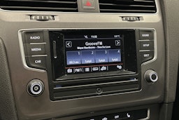 valkoinen Volkswagen Golf 2016 kuva 19.