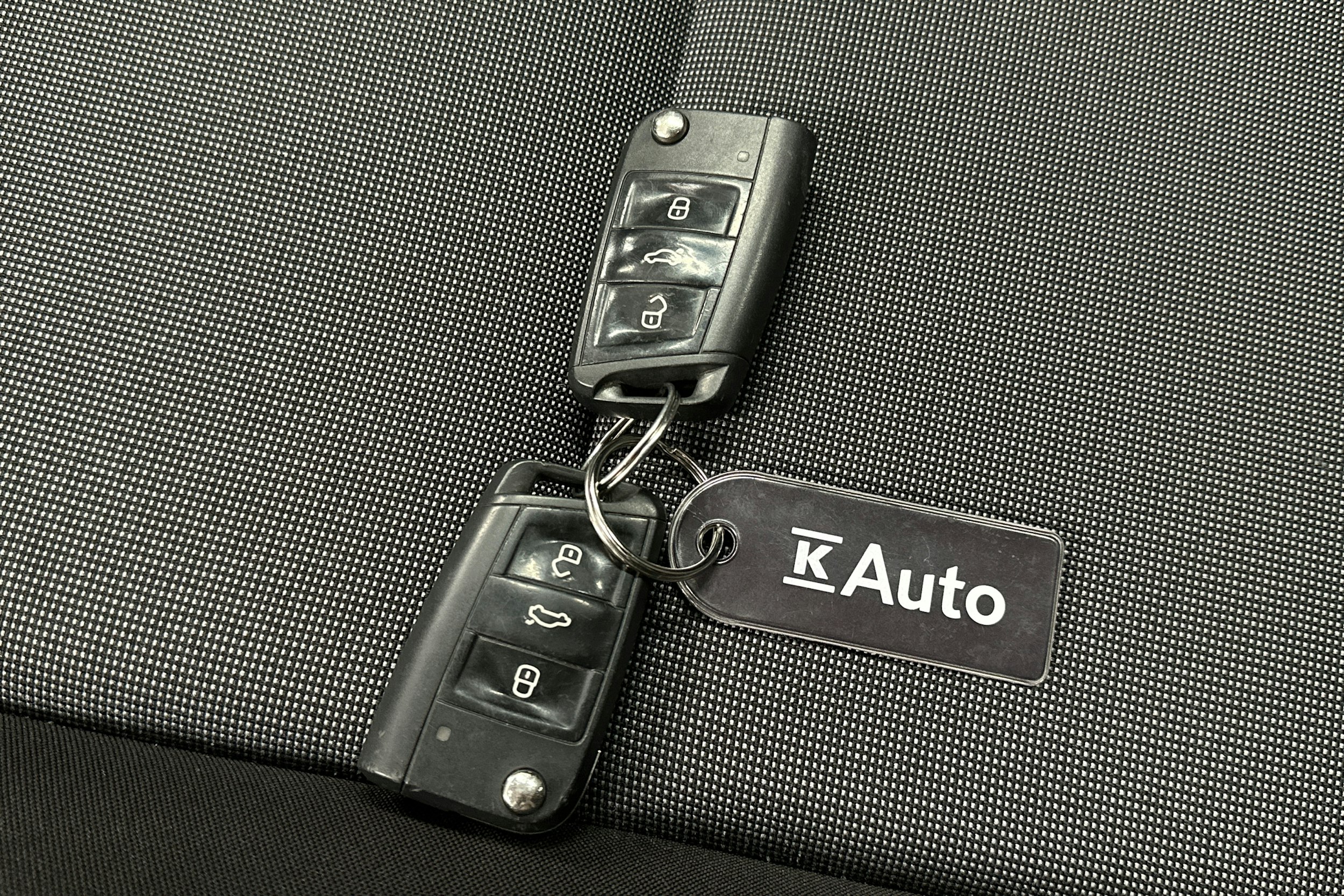 valkoinen Volkswagen Golf 2016 kuva 25.