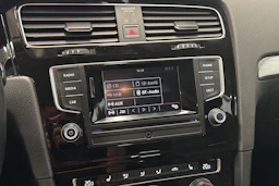 punainen Volkswagen Golf 2016 kuva 21.