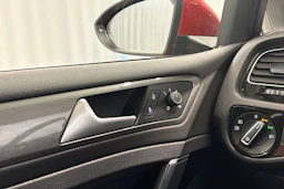 punainen Volkswagen Golf 2016 kuva 24.