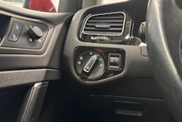 punainen Volkswagen Golf 2016 kuva 25.