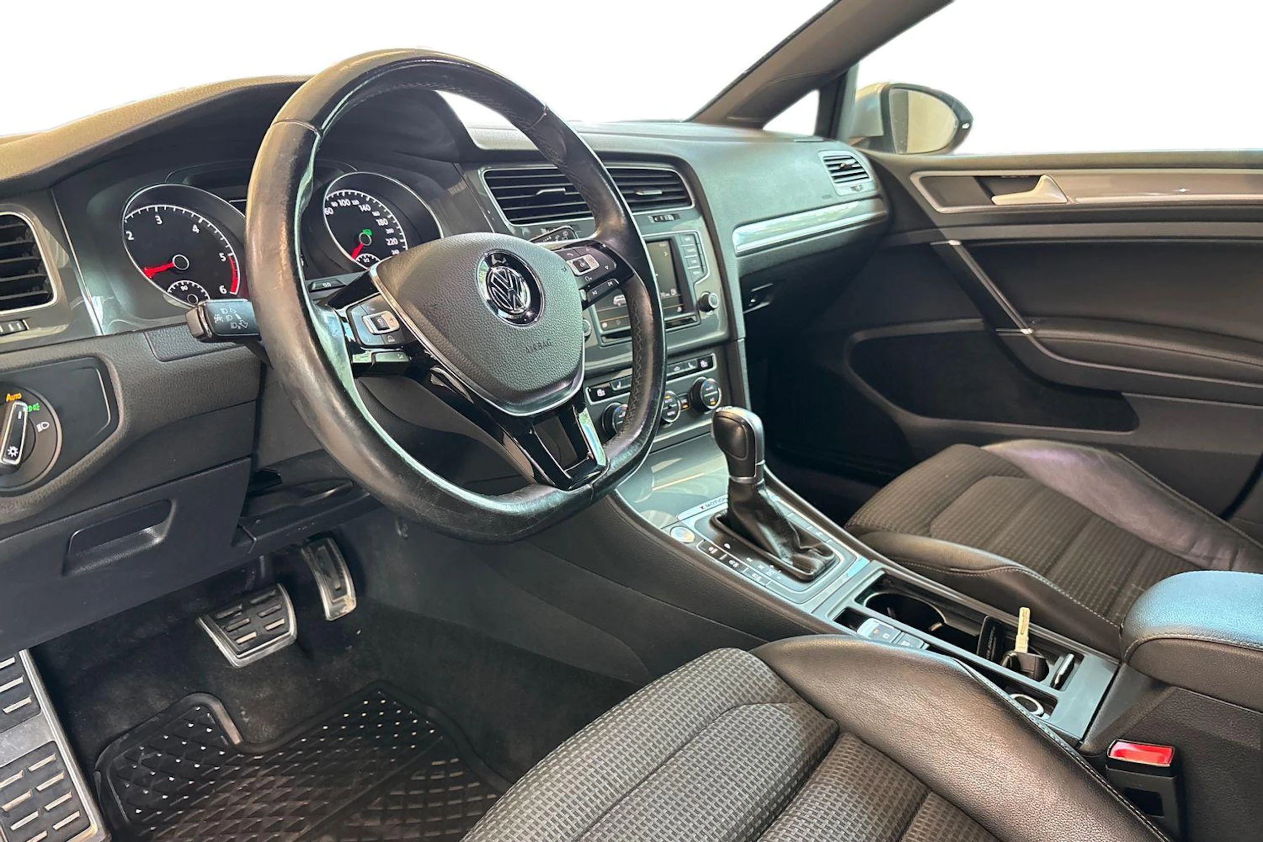 Valkoinen Volkswagen GOLF 2016 kuva 6.