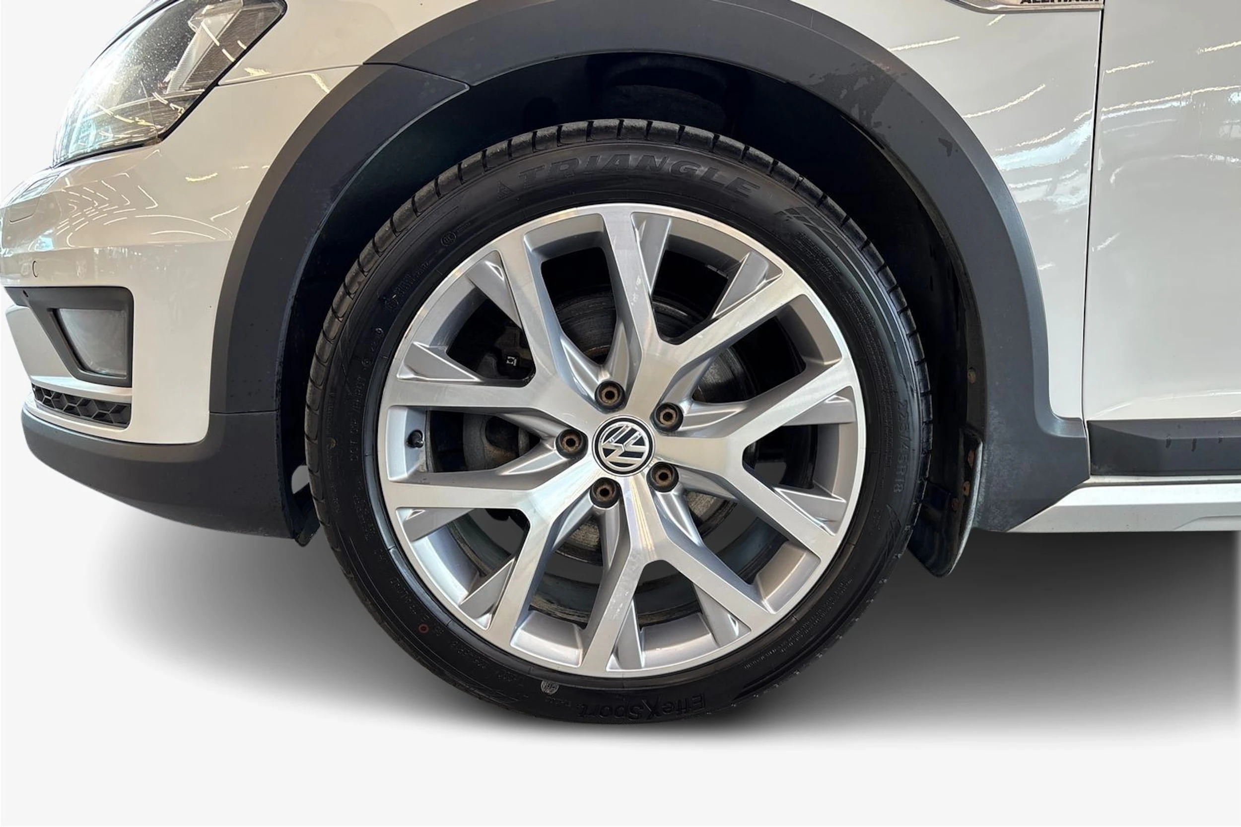 Valkoinen Volkswagen GOLF 2016 kuva 9.