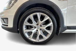Valkoinen Volkswagen GOLF 2016 kuva 9.