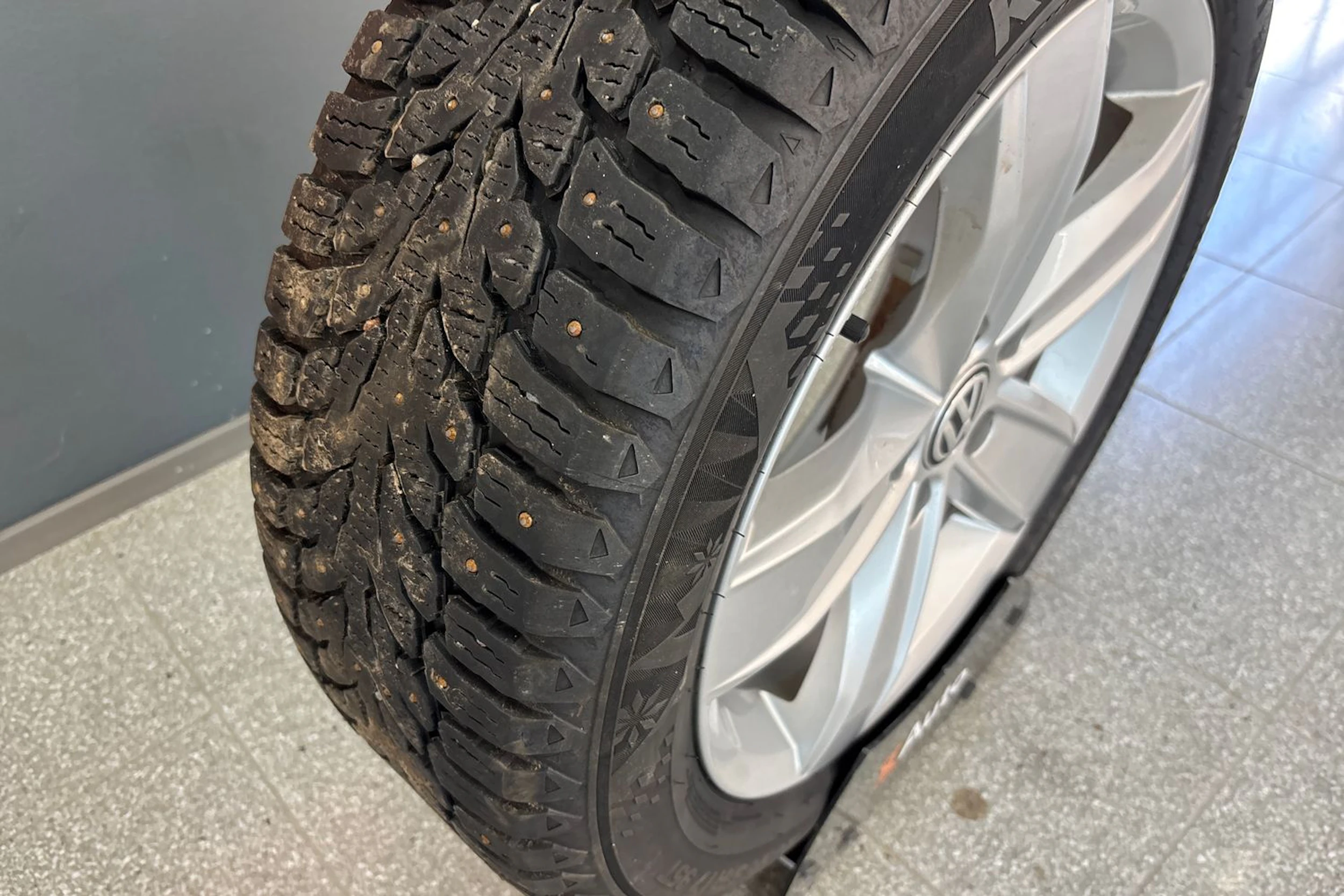 Valkoinen Volkswagen GOLF 2016 kuva 22.