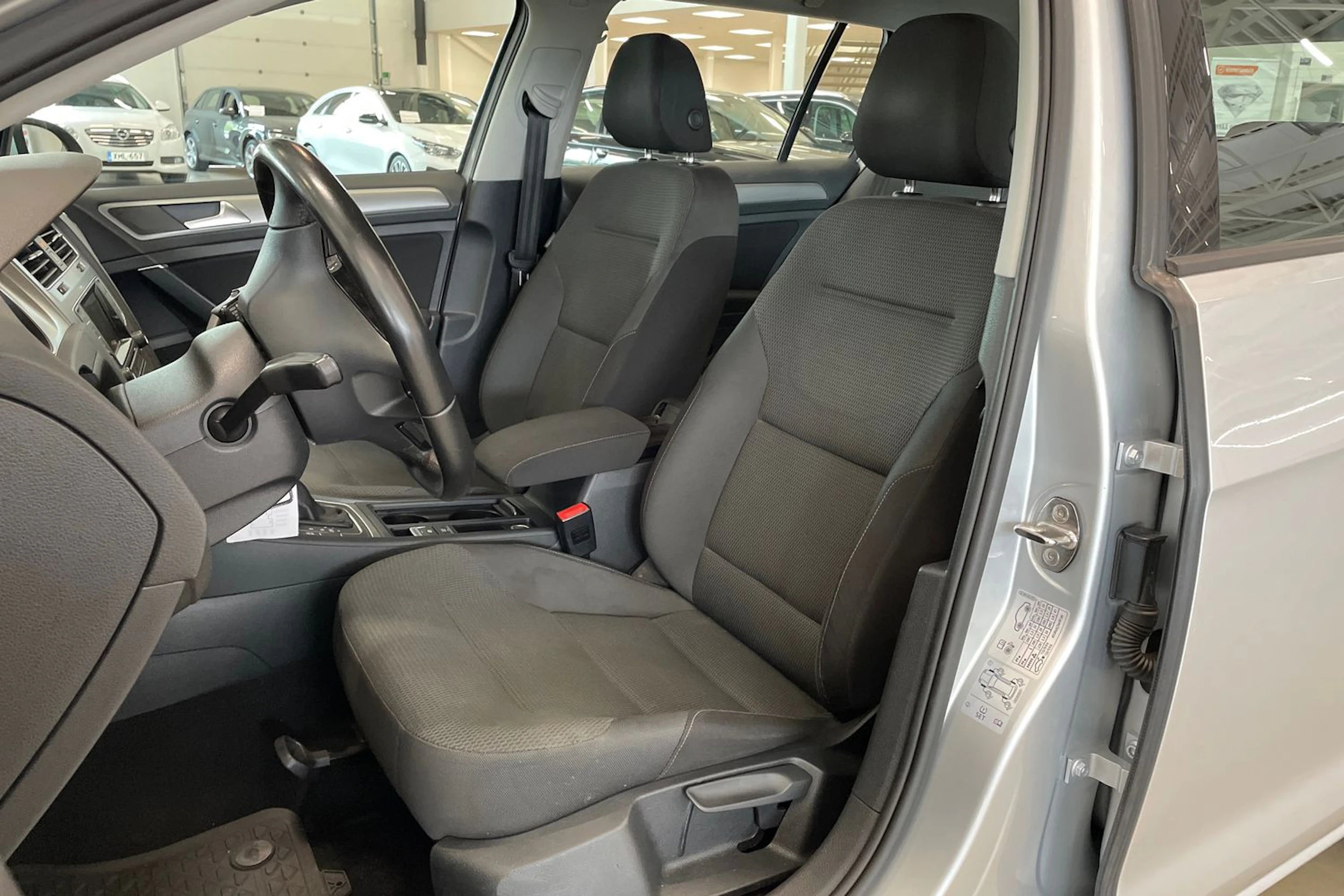 hopea Volkswagen Golf 2016 kuva 11.