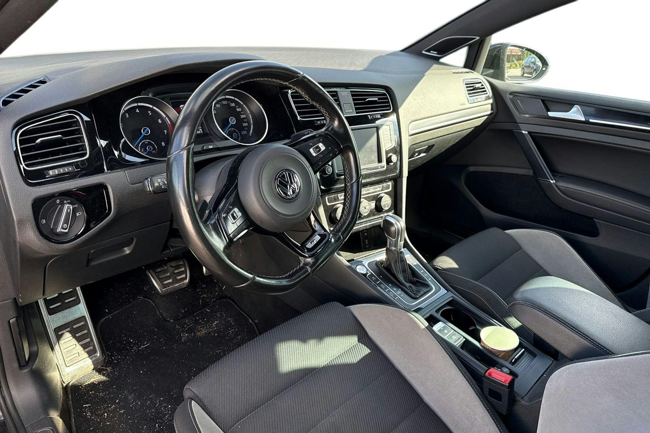 musta Volkswagen Golf 2016 kuva 3.